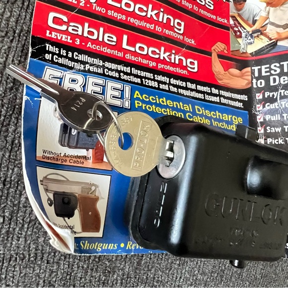 🔐New! Pro-Lok Gunlok 2 Locks in 1 w 2 Keys Gun Safety Lock - Picture 3 of 6